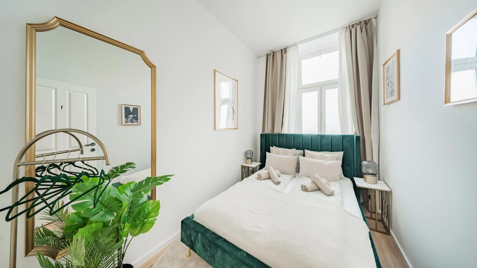 Seven Rooms Vienna Hostel